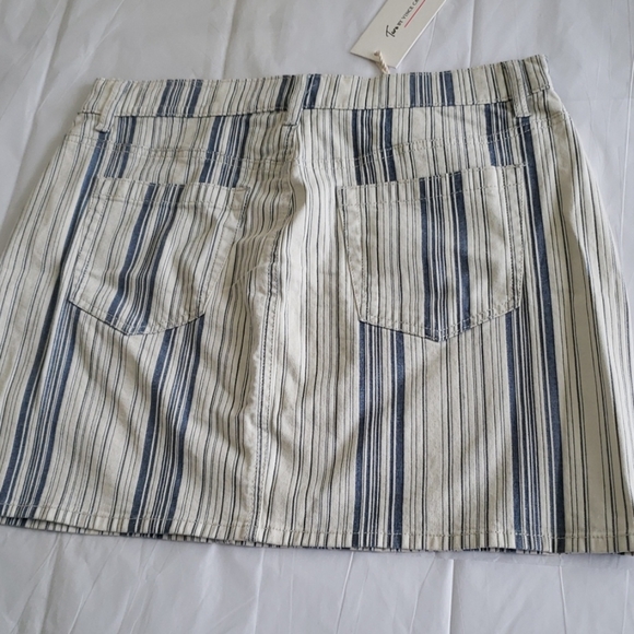 TWO/Vince Camuto NEW Jean Classic Striped Denim Skirt Business Casual Mini - Picture 5 of 14